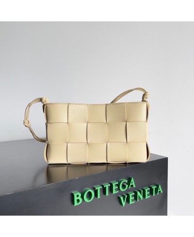 BOTTEGA VENETA Cassette Pouch On Strap