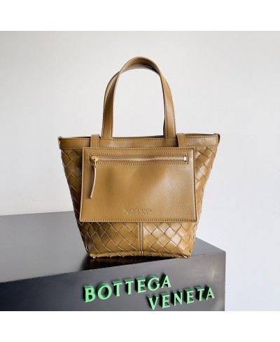 BOTTEGA VENETA Small Flip Flap