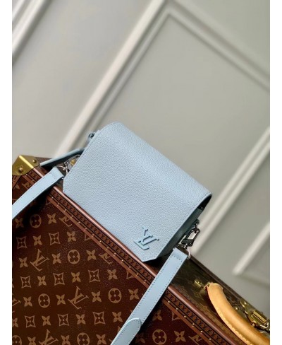 LOUIS VUITTON Fastline Wearable Wallet