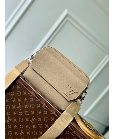 LOUIS VUITTON Fastline Messenger