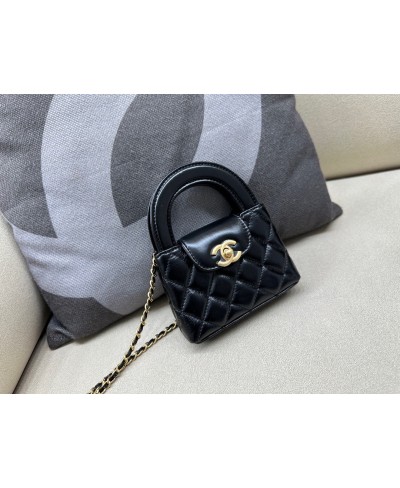 CHANEL CLUTCH WITH CHAIN