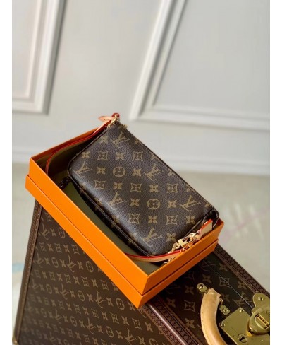 LOUIS VUITTON Pochette Accessoires