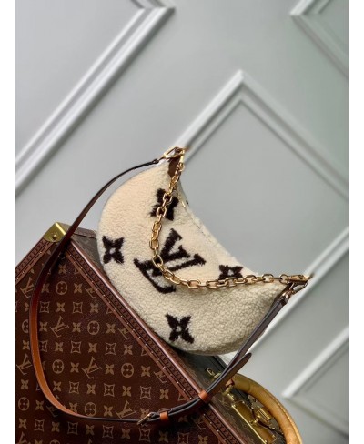 LOUIS VUITTON Over The Moon