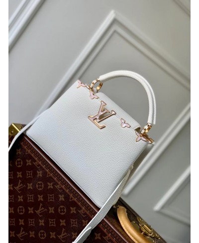 LOUIS VUITTON Capucines BB