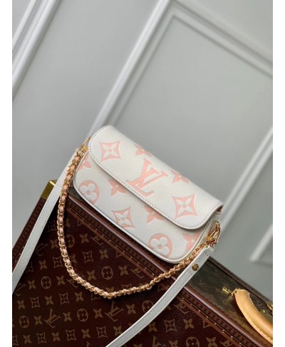 LOUIS VUITTON Wallet on Chain Ivy