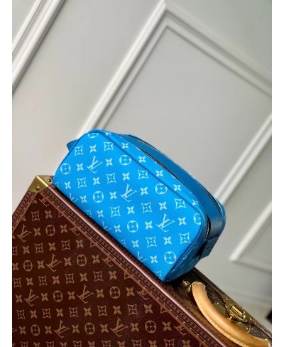 LOUIS VUITTON Dopp Kit