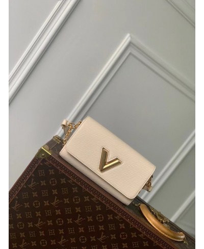 LOUIS VUITTON Twist West