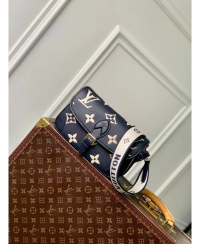 LOUIS VUITTON Diane