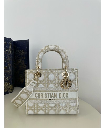 CHRISTIAN DIOR Medium Lady D-Lite Bag