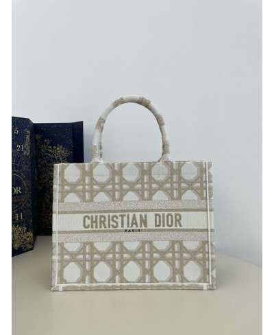 Dior Book Tote media CHRISTIAN DIOR