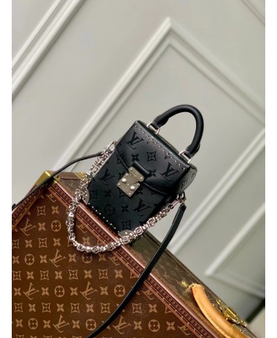 LOUIS VUITTON Camera Box