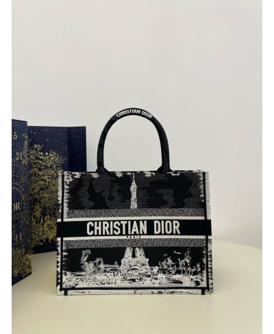 CHRISTIAN DIOR Medium Dior Book Tote