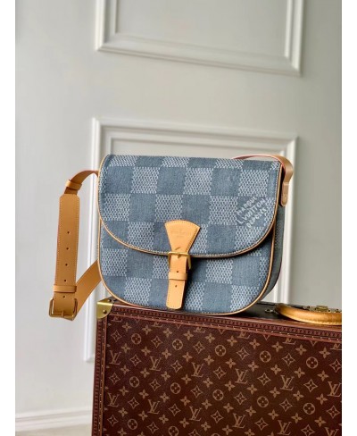 Borsa messenger Montsouris MM LOUIS VUITTON