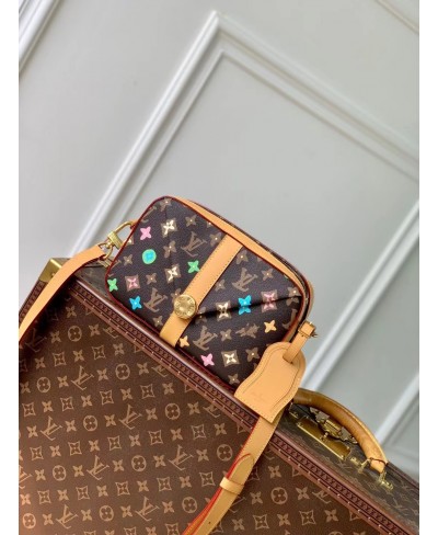 LOUIS VUITTON Envelope Messenger