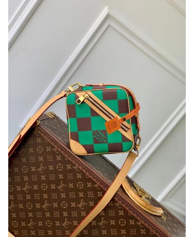 Borsa messenger Chess LOUIS VUITTON