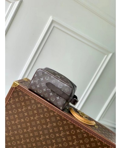 Trousse toilette Locker Dopp Kit LOUIS VUITTON