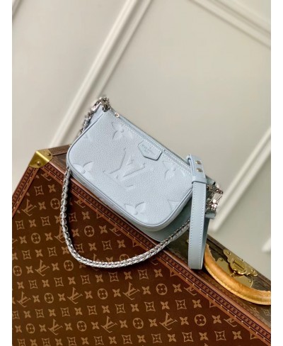 LOUIS VUITTON Multi Pochette Accessoires