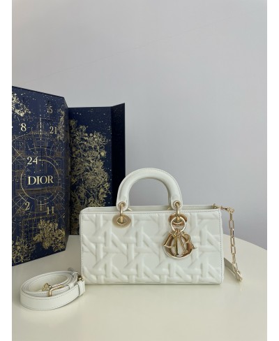 CHRISTIAN DIOR Medium Lady D-Joy Bag