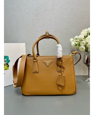 PRADA Medium Prada Galleria Saffiano leather bag