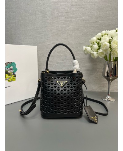 Borsa Prada Panier mini in pelle con motivo traforato PRADA