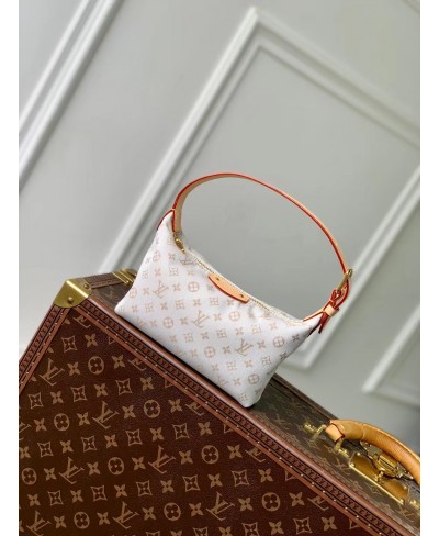 LOUIS VUITTON Hills Pochette