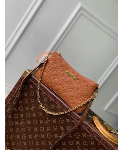 Pochette Liv LOUIS VUITTON