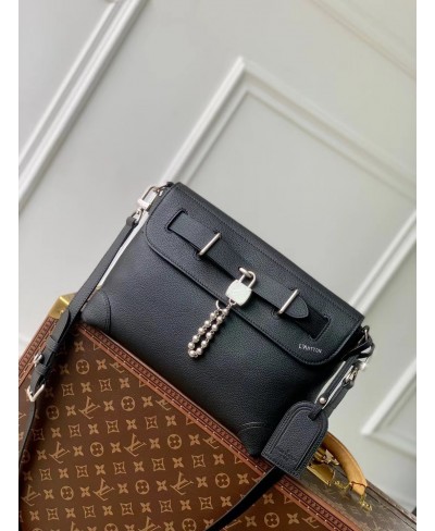 LOUIS VUITTON Steamer Crossbody