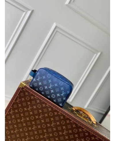 LOUIS VUITTON Locker Dopp Kit