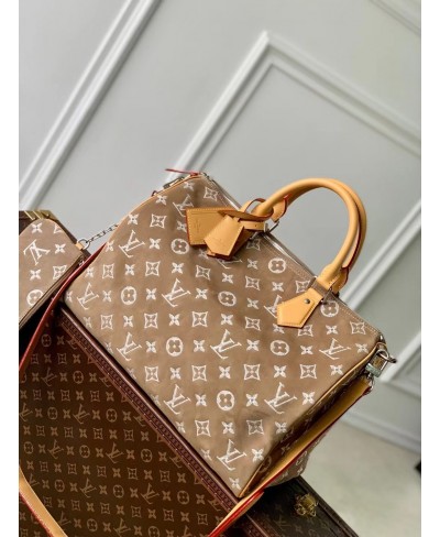 LOUIS VUITTON Speedy P9 Bandoulière 40