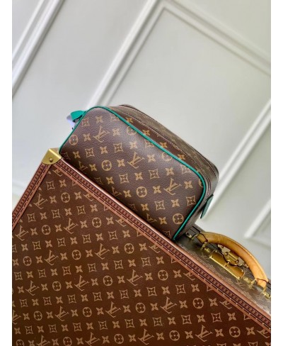 Trousse toilette Dopp Kit LOUIS VUITTON