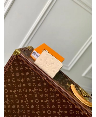 LOUIS VUITTON Lisa Wallet