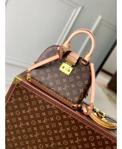 LOUIS VUITTON Alma Trunk