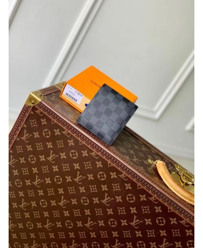 LOUIS VUITTON Slender Wallet