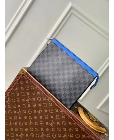 LOUIS VUITTON Pochette Voyage MM