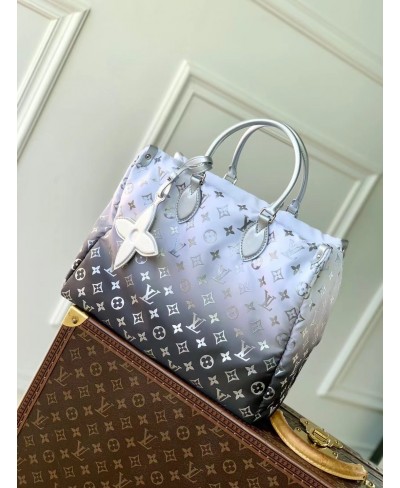 LOUIS VUITTON OnTheGo MM