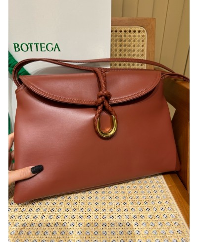 BOTTEGA VENETA Liberta