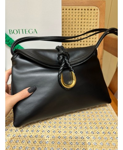 BOTTEGA VENETA Small Liberta