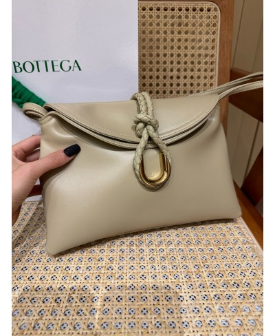 BOTTEGA VENETA Small Liberta