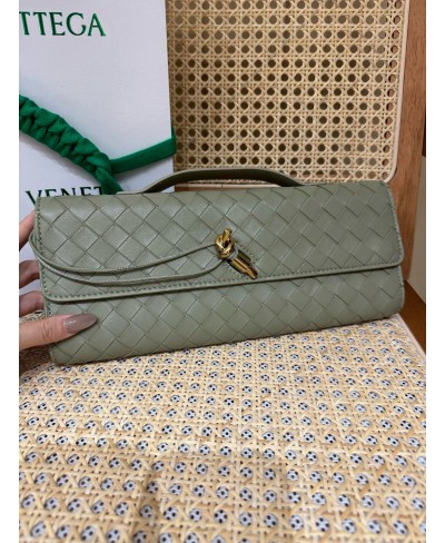 BOTTEGA VENETA Andiamo Clutch