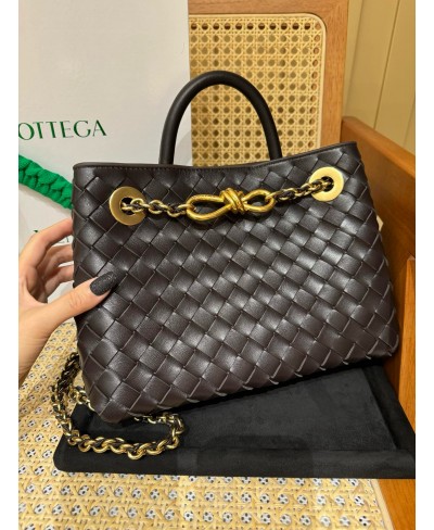 Andiamo piccola con catena BOTTEGA VENETA