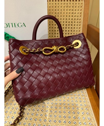 Andiamo piccola con catena BOTTEGA VENETA