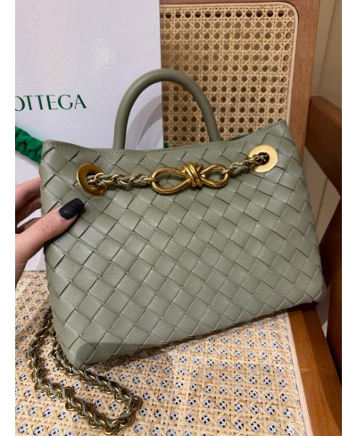 Andiamo piccola con catena BOTTEGA VENETA