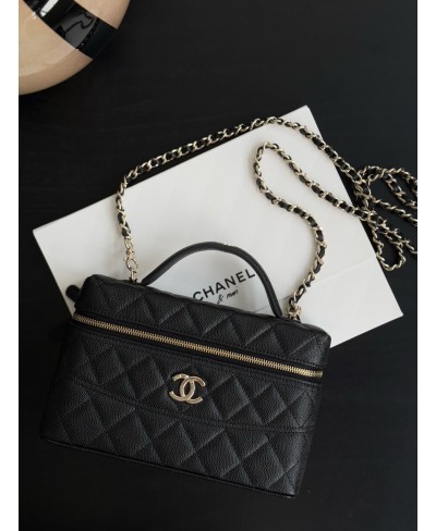 Trousse lunga con catena CHANEL