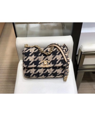 CHANEL 19 Flap Bag