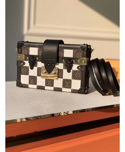 LOUIS VUITTON PETITE MALLE