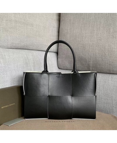 TOTE ARCO BOTTEGA VENETA