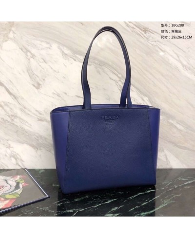 PRADA SHOPPING BAG IN SAFFIANO