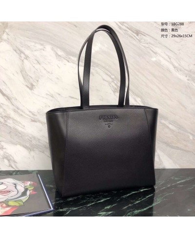 PRADA SHOPPING BAG IN SAFFIANO