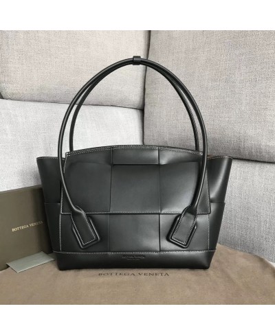 BOTTEGA VENETA MEDIUM ARCO