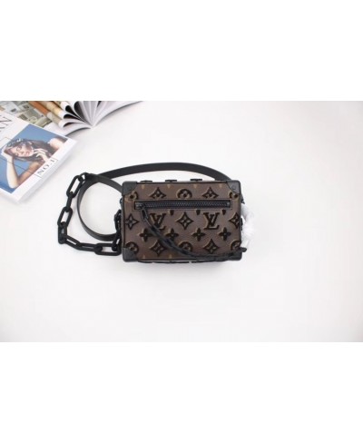 POCHETTE SOFT TRUNK MINI LOUIS VUITTON